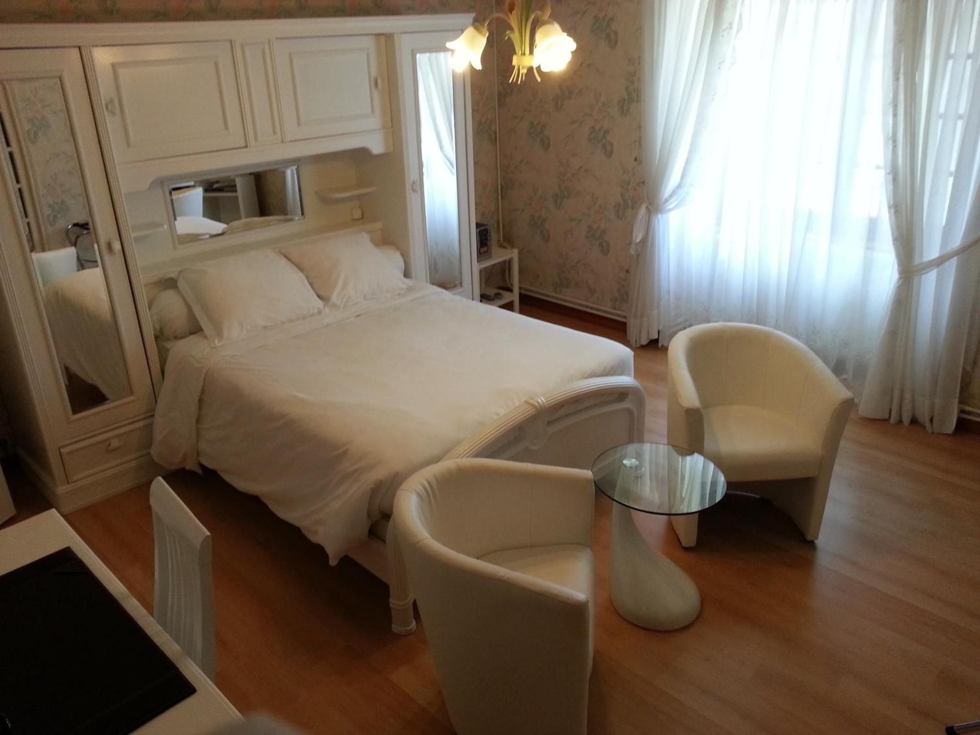 Chavot Bellevue Villa ภายนอก รูปภาพ